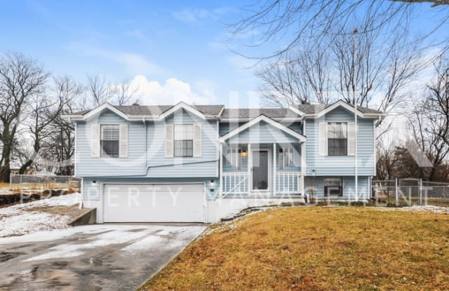 16013 Richmond Avenue - 16013 Richmond Avenue, Belton, MO 64012