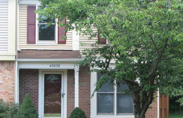 43836 LABURNUM SQ - 43836 Laburnum Square, Ashburn, VA 20147