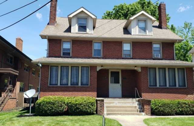 54 E. Main Street - 54 Main Street, Girard, OH 44420