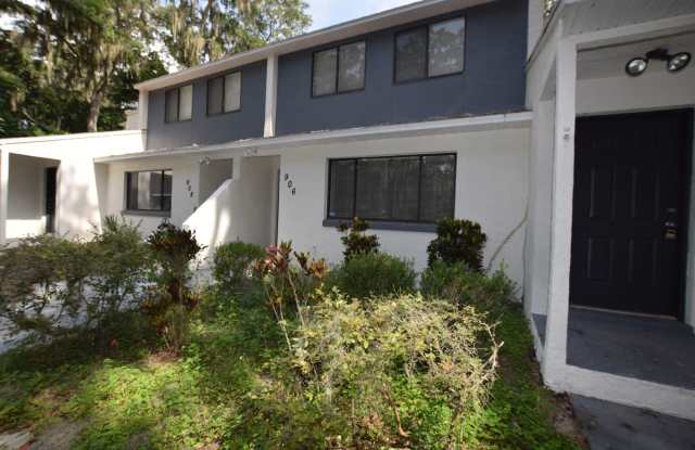 3 Bedroom, 2 Bath Townhouse For Rent at 906 Sumter Street Leesburg, FL 34748 Gallery 3