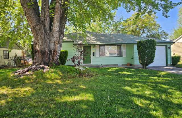 Central Sparks - Mid Century Modern Gem - Close to Everything photos photos Central Sparks - Mid Century Modern Gem - Close to Everything photos photos