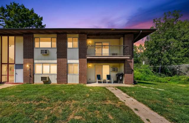 Welcome home to 7565 Hazelcrest Drive, Apt. H! Gallery 1