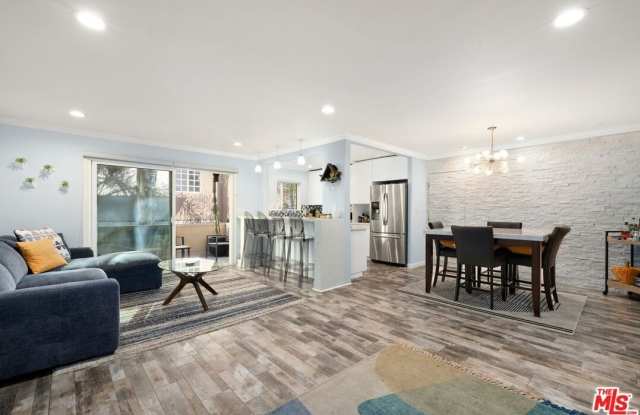 1734 N Fuller Ave photos photos