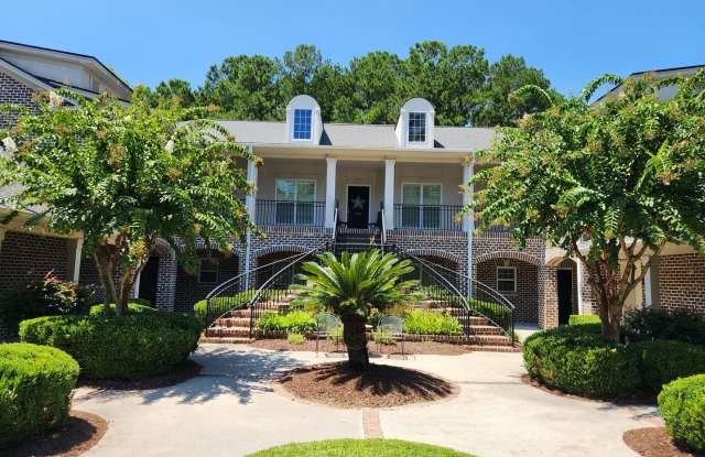 Easy, maintenance-free living at Villas on the Green at Southbridge Golf Club Gallery 1
