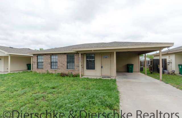 Nice and affordable 3 bedroom 2 bath home COMING SOON! Gallery 3