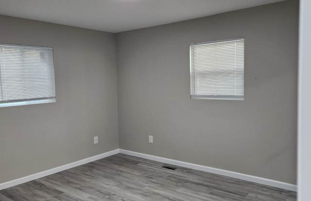1529 Delaware Ave photos photos