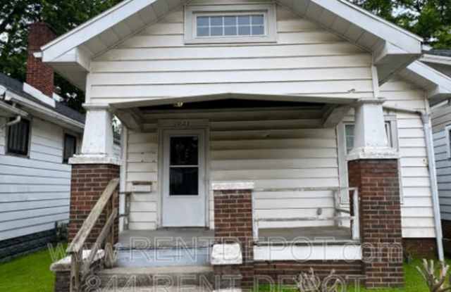 1021 Jefferson Ave photos photos