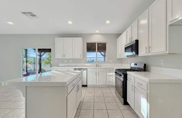 2424 Carolyn Dr Gallery 2