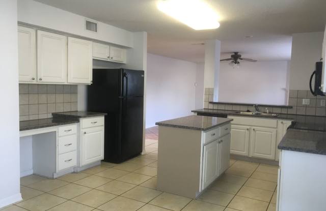 1568 Applewood Court Gallery 4