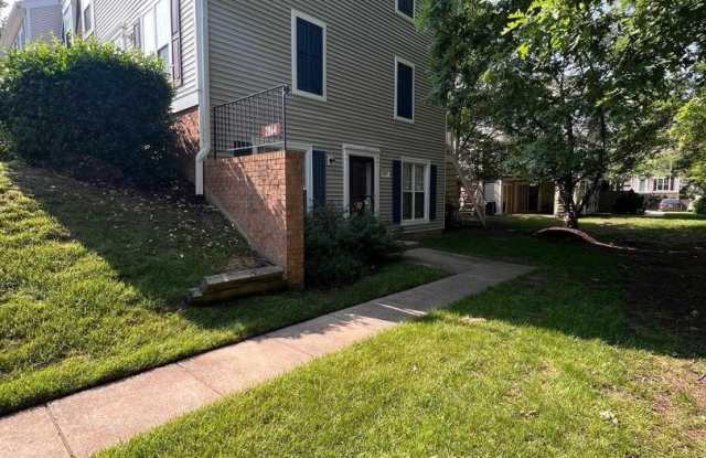 2864 MADEIRA CT #19 Gallery 1