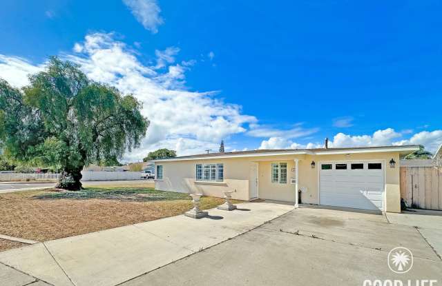 Inviting 3B/1BA Home in Imperial Beach with Patio, Driveway Parking and Coastal Proximity photos photos