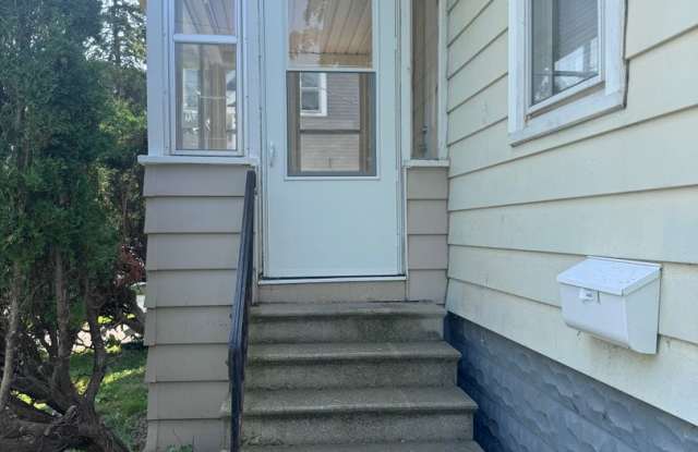 2BD/1BA Single Family Home near Downtown Fond Du Lac! Gallery 3
