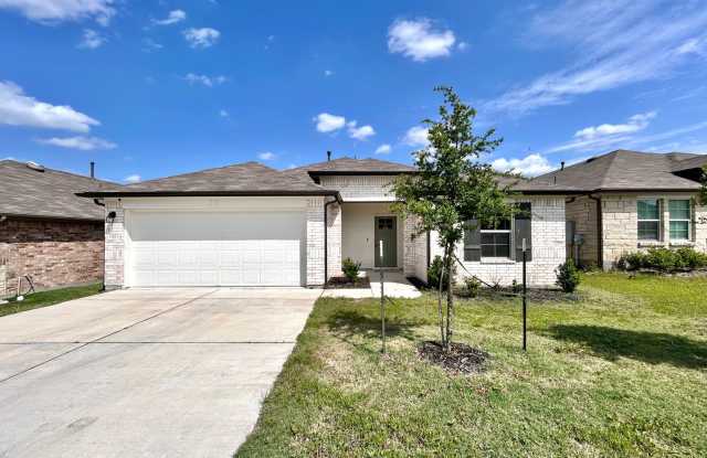 Beautiful 3/BR 2/BA Home with Upgraded Kitchen  Spacious Yard! photos photos