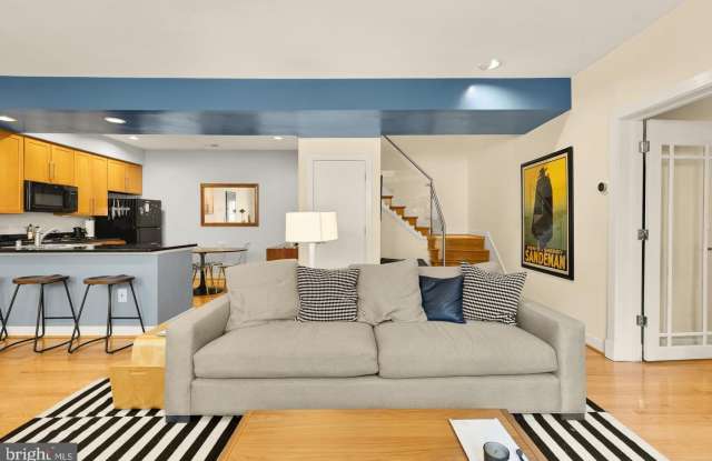 2363 CHAMPLAIN Street NW Gallery 4
