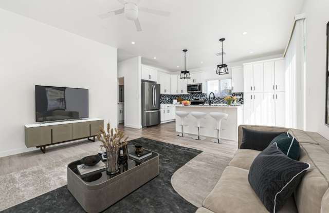 4bd/2ba home with AC, off street parking and private yard! photos photos