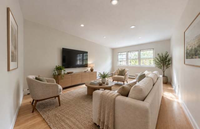 3716 Blackstone Avenue Gallery 1
