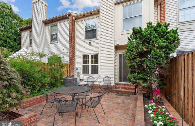 Townhome in Pinecrest - 6531 Kemper Lakes Court, Lincolnia, VA 22312 Townhome in Pinecrest - 6531 Kemper Lakes Court, Lincolnia, VA 22312