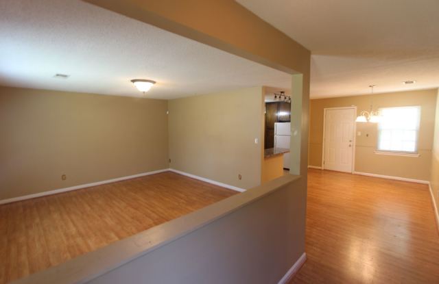 New On The Market with Fresh Updates!! Better Hurry!! Gallery 4