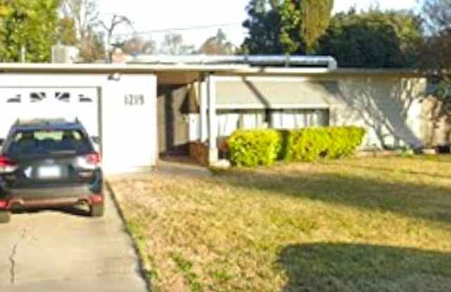 1219 Douglas Rd photos photos