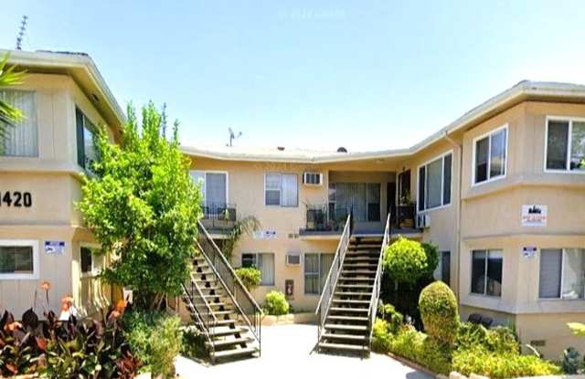 1420 Seward St. photos photos