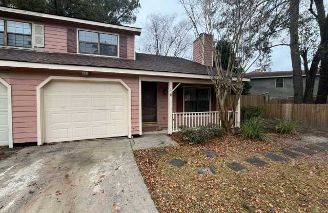 Updated Two Bedroom Town Home Near Windsor Forrest and Hunter Army Airfield - 110 Holland Park Circle, Savannah, GA 31419