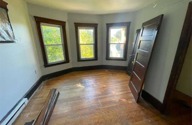 16 Harlow Street - 16 Harlow Street, Worcester, MA 01605