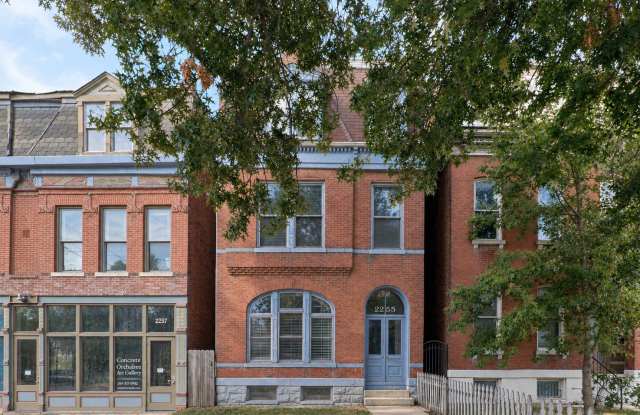 2255 South Jefferson Avenue Gallery 1