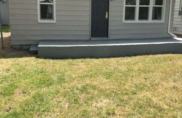 $750.00 - 2 Beds | 1 Bath House in Burton photos photos