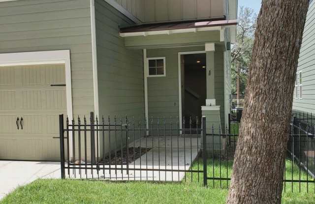 107 Claremont unit: 103 - 107 Claremont Avenue, San Antonio, TX 78209