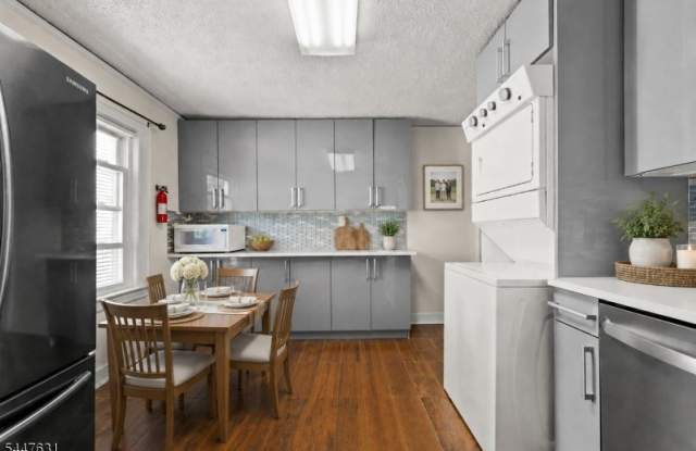 22 Meeker Pl Gallery 2