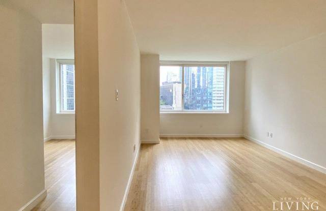 300 NORTH END AVE. Gallery 2
