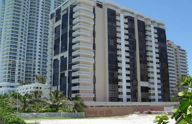 6423 Collins Ave photos photos
