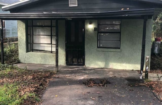 2767 Parkrus Ln - 2767 Parkrus Lane, Jacksonville, FL 32208