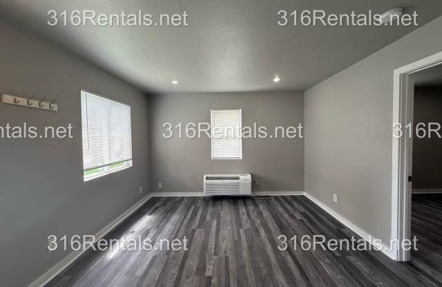 $595 - **COMING SOON**  1 bed 1 bath - Duplex Gallery 2