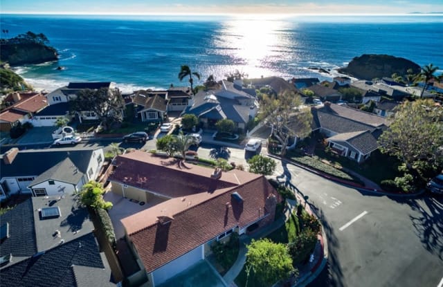 44 S La Senda Drive - 44 South La Senda Drive, Laguna Beach, CA 92651