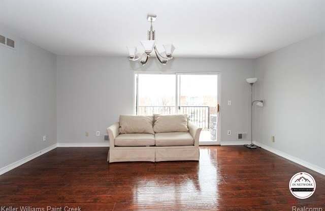 34803 MAPLE LANE Drive Gallery 4