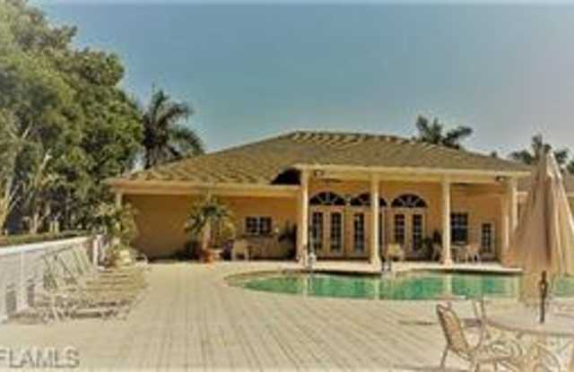 2nd Floor condo with laminate floors and landscape view photos photos