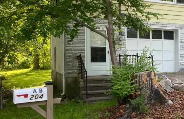 204 Maple Ave # B photos photos