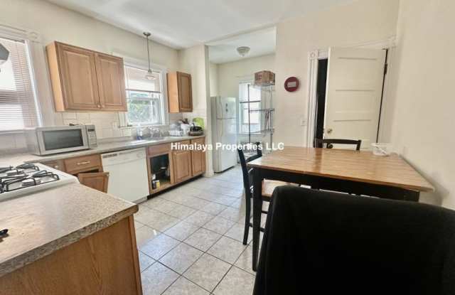 42 Bromfield Rd. Gallery 2