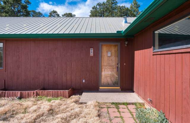 Your Next Home Awaits – 4 Bedrooms, Hot Tub & More! Gallery 3
