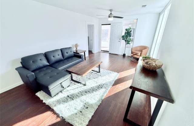 727 W Day Street photos photos