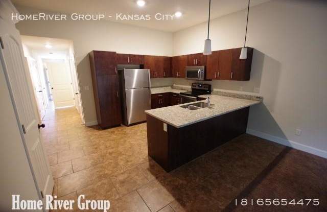 9418 N Robinhood Ave Gallery 2