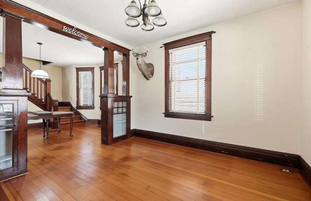 309 Jones Street Gallery 4