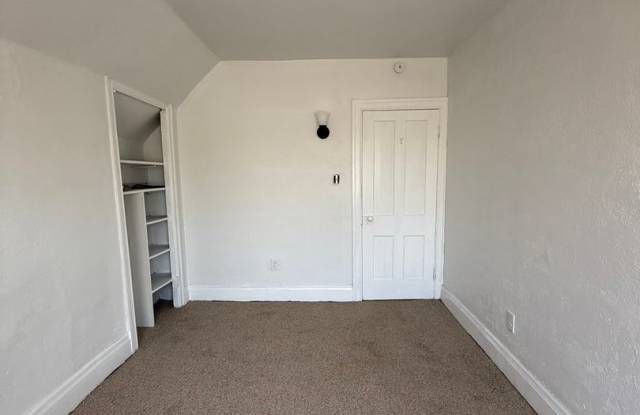 Charming 2-Bedroom, 1-Bath Home photos photos