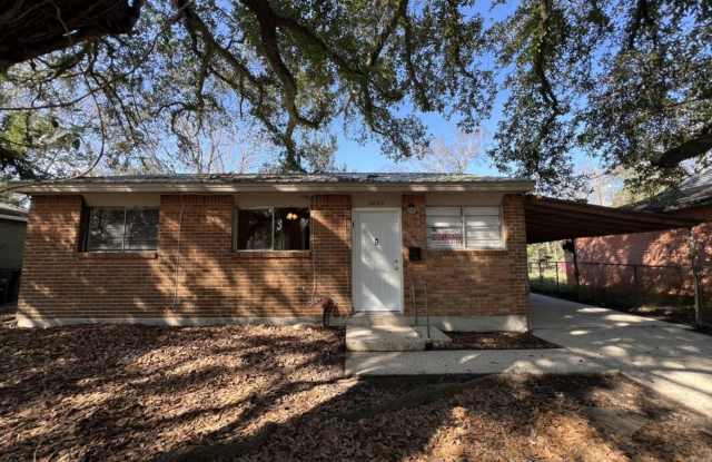 Cozy Brick Home with Covered Parking – Denova St. Gallery 1