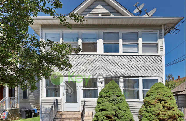 Spacious 3-Bedroom, 2-Bath Apartment with Basement Rec Room  Office – Garfield, NJ photos photos