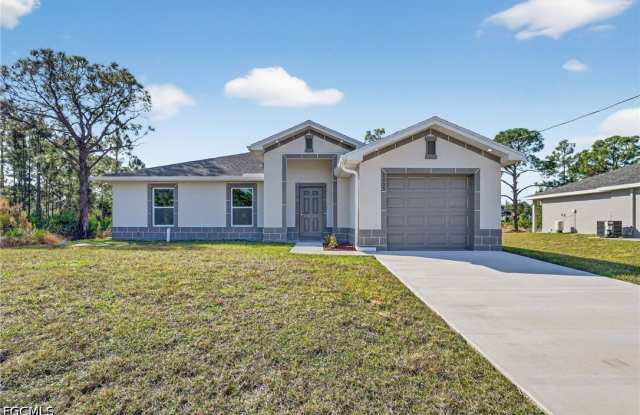 2905 38th Street W photos photos