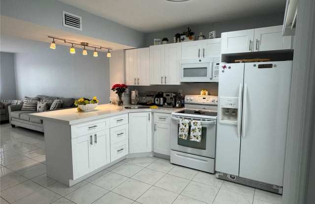 1817 SW 107th Ave - 1817 Southwest 107th Avenue, University Park, FL 33165 1817 SW 107th Ave - 1817 Southwest 107th Avenue, University Park, FL 33165