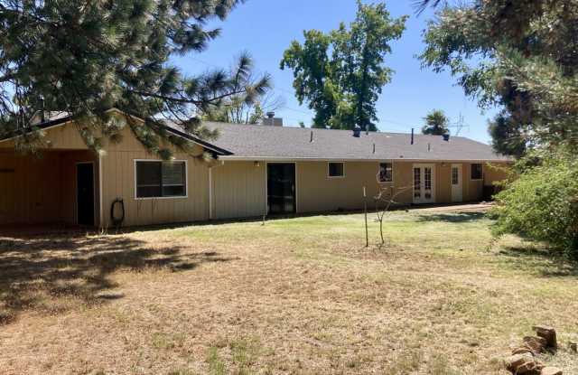 4 Bedroom Home with In-Law Suite! Gallery 3