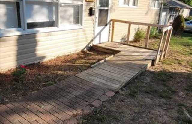 11214 crystal Ave photos photos